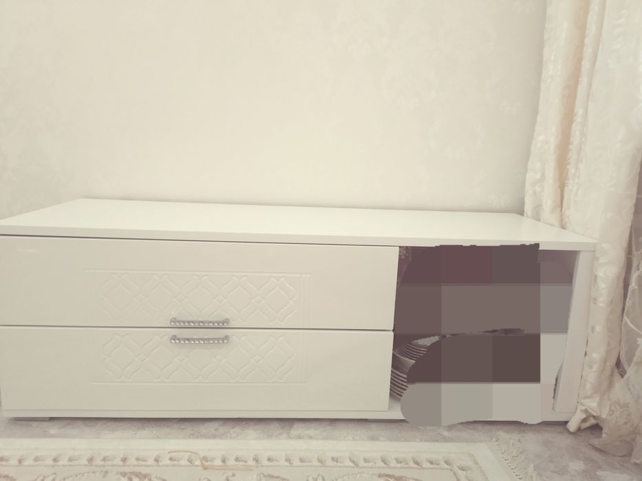 Тумба ТВ сатылады.