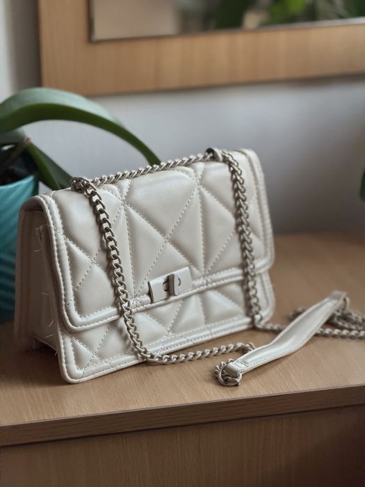 Дамски чанти – Versace, Steve Madden, Kendall & Kylie