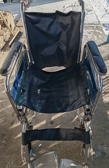 Продам инвалидную коляску