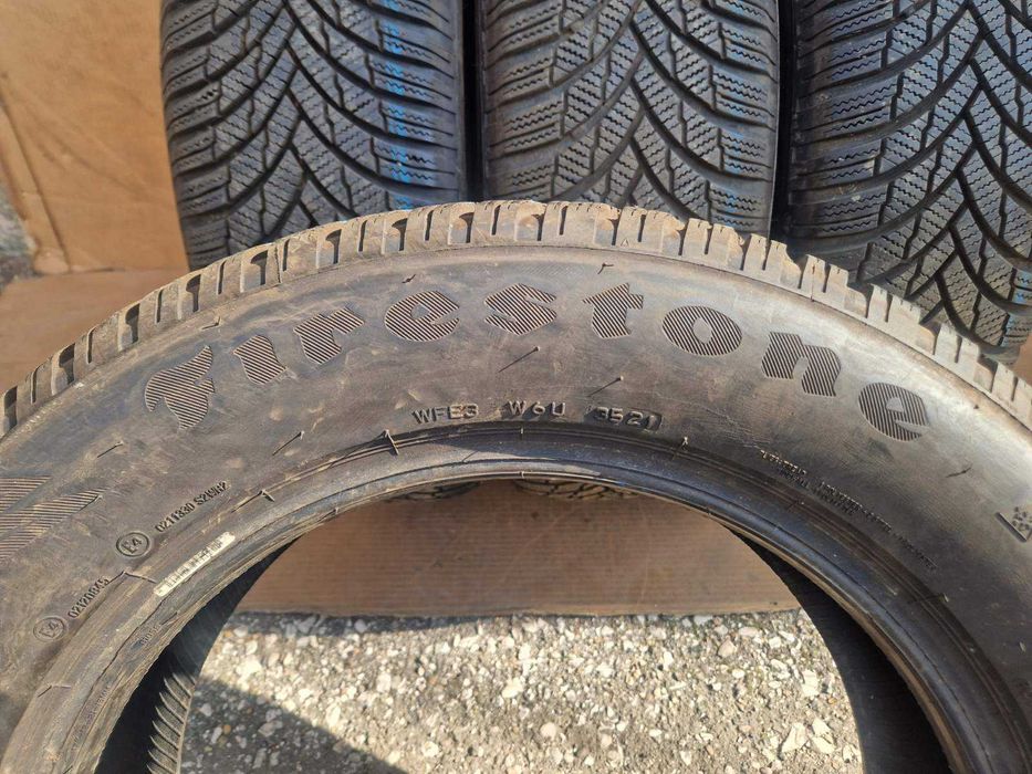 4 Firestone R17 215/65
Зимни гуми 
DOT3521