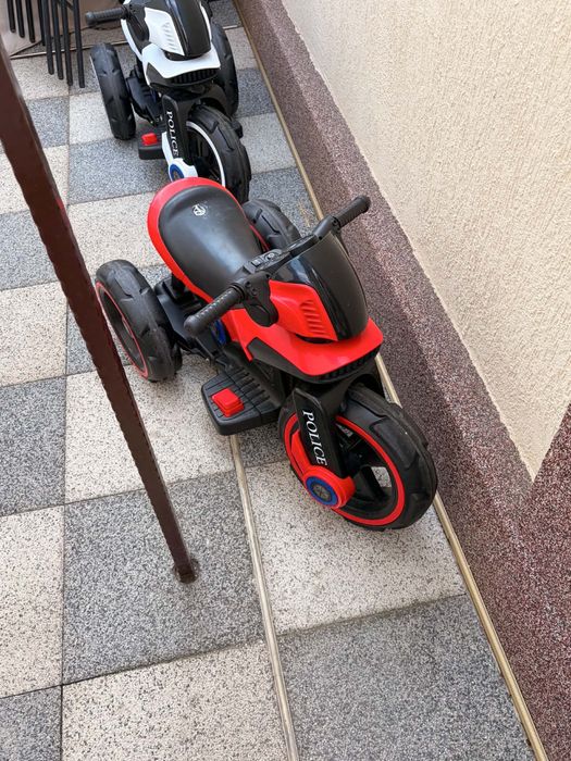 Masina electrica si motocicleta electrica