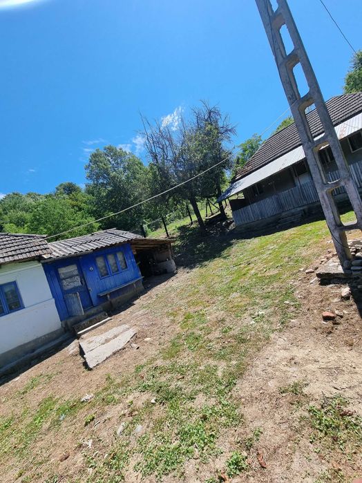 Vând casă + teren la pret de garsonieră