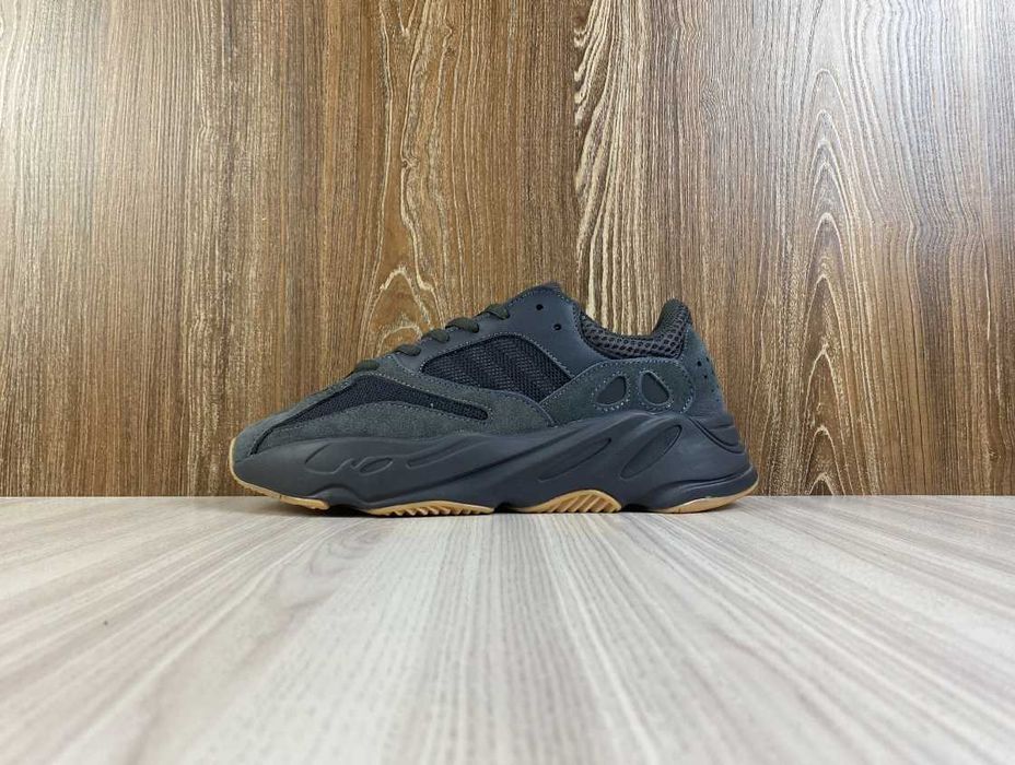 Adidas Yeezy Boost 700 Utility Black