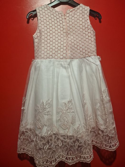 Нежна розова рокля