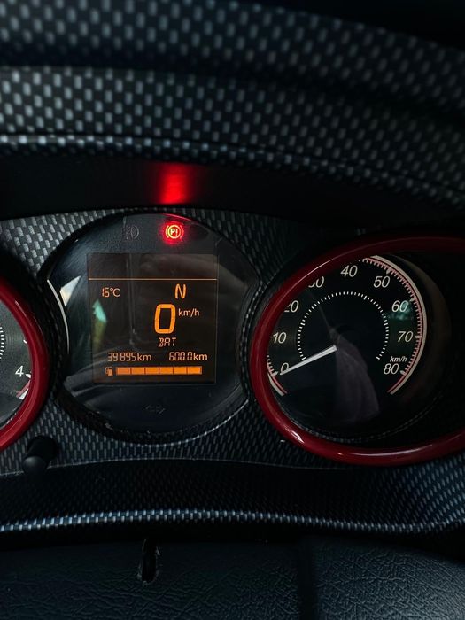 Vândsau schimb microcar de 16 ani Ligier js50