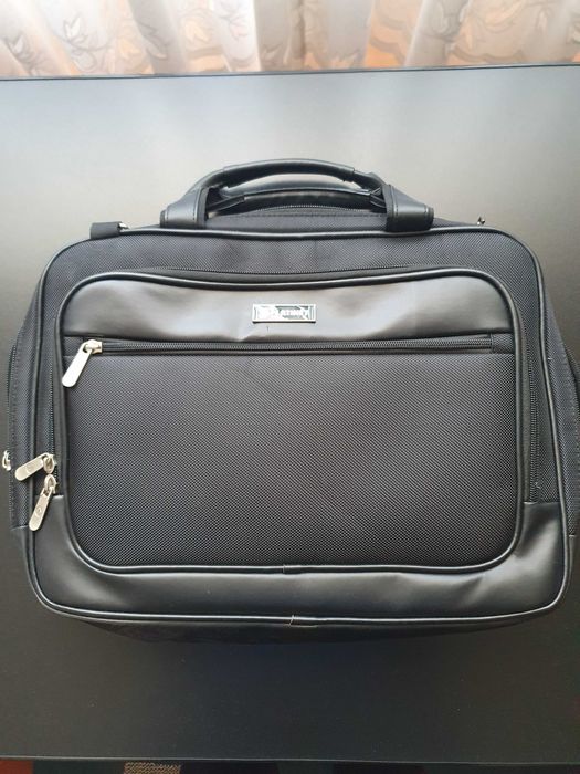 Servietă de umar extensibila/ geantă pentru laptop Platinet  17,3"noua