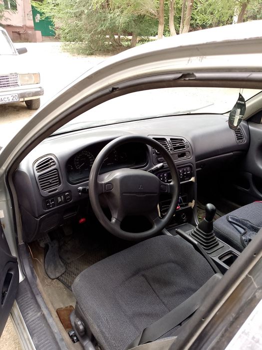 Mitsubishi Galant