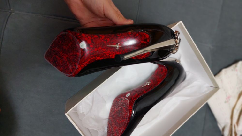 Cesare Paciotti Dagger Heels туфли
л