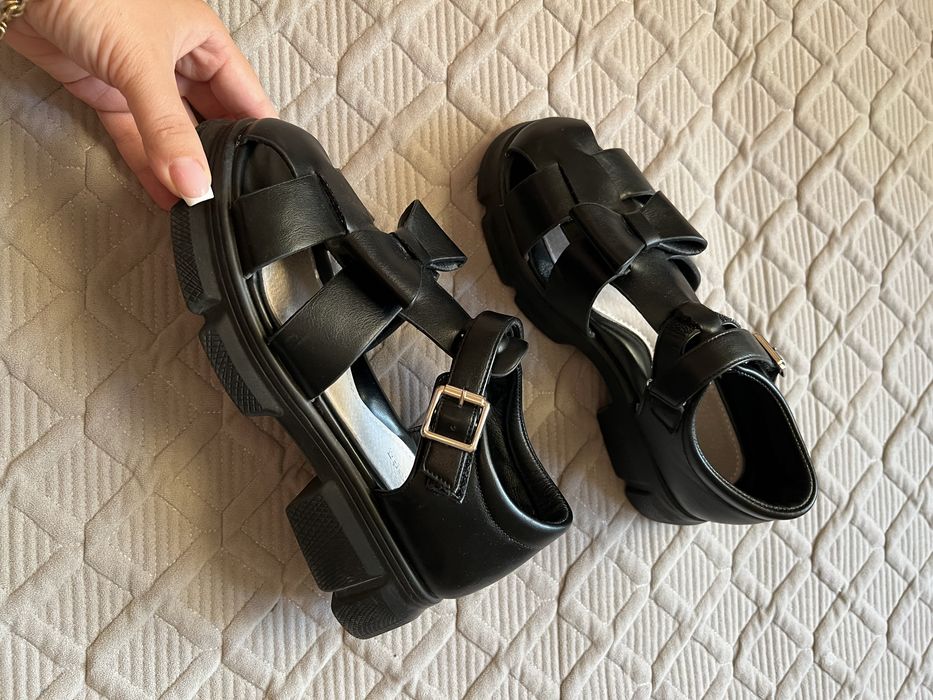 Сандали, сменка в школу