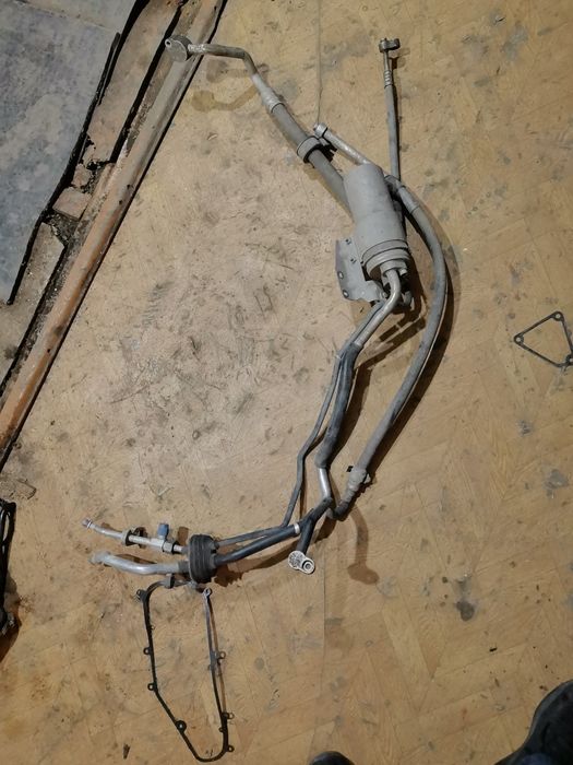 Фольксваген Пассат В5, трубки кондиционера.