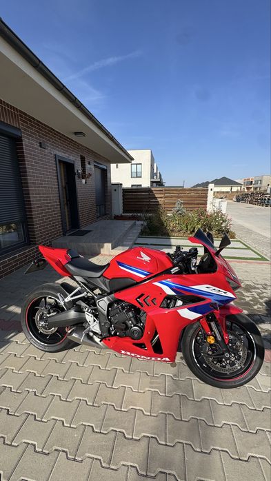 Honda CBR650R E-Clutch 2026, 3.000 km, stare de nou