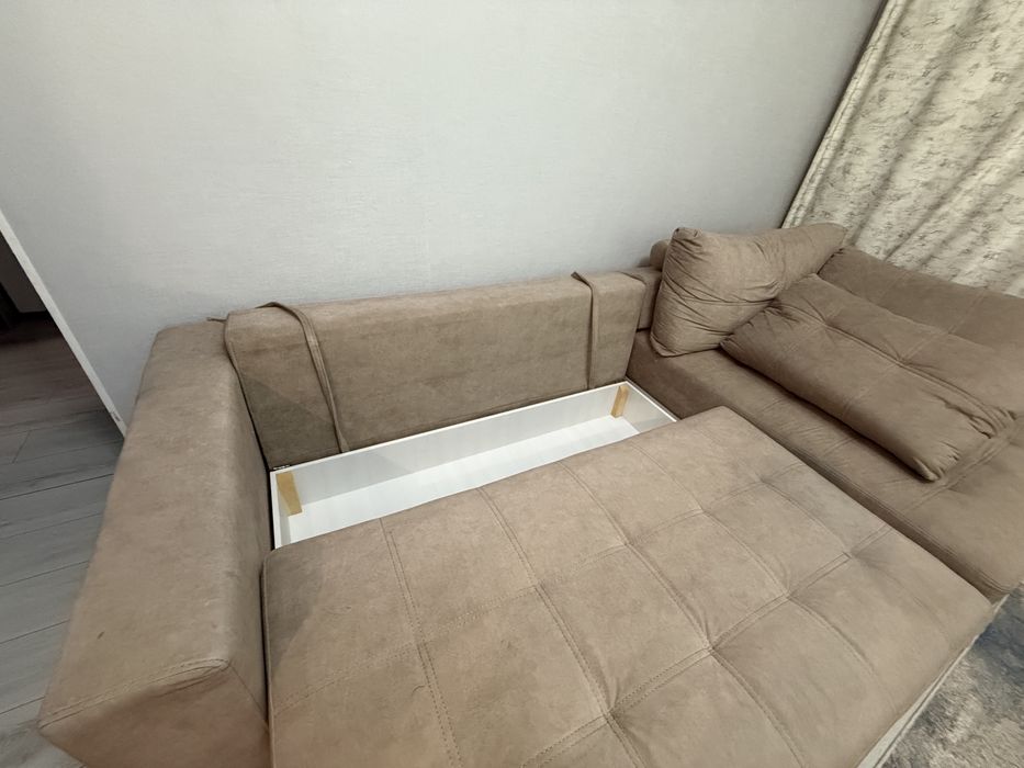 Диван угловой коричневый