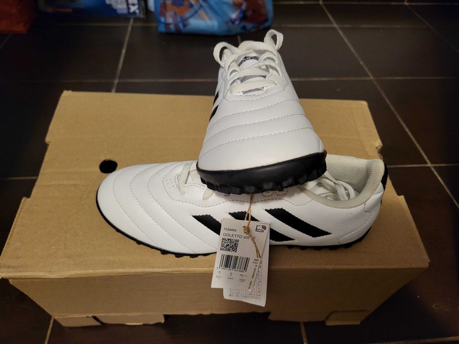Vand adidasi fotbal Adidas piele 39 1/3