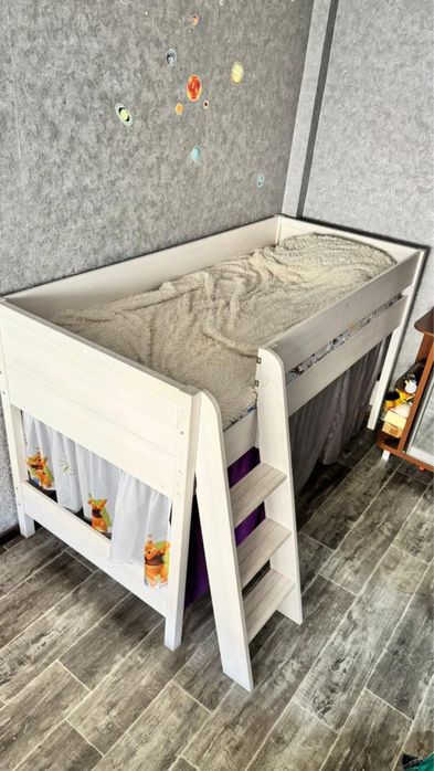 Продам кровать чердак двухярусная