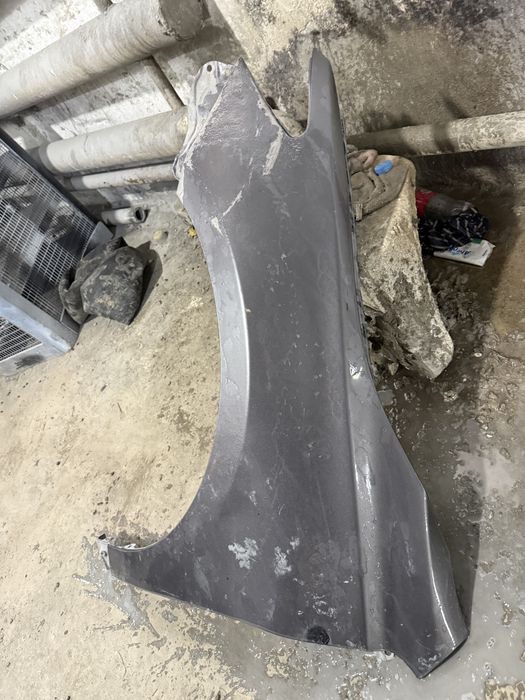 Продам левое крыло на камри