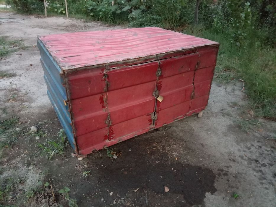 Sandiq sotiladi temirdan yasalgan