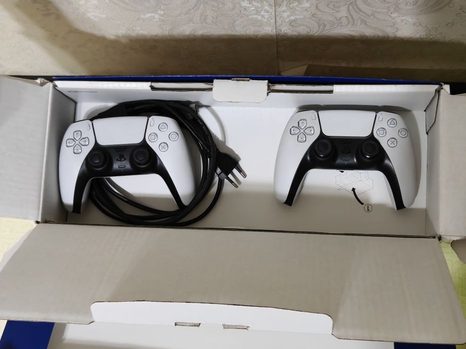 PS 5 original EAC 2 жестик и дисков