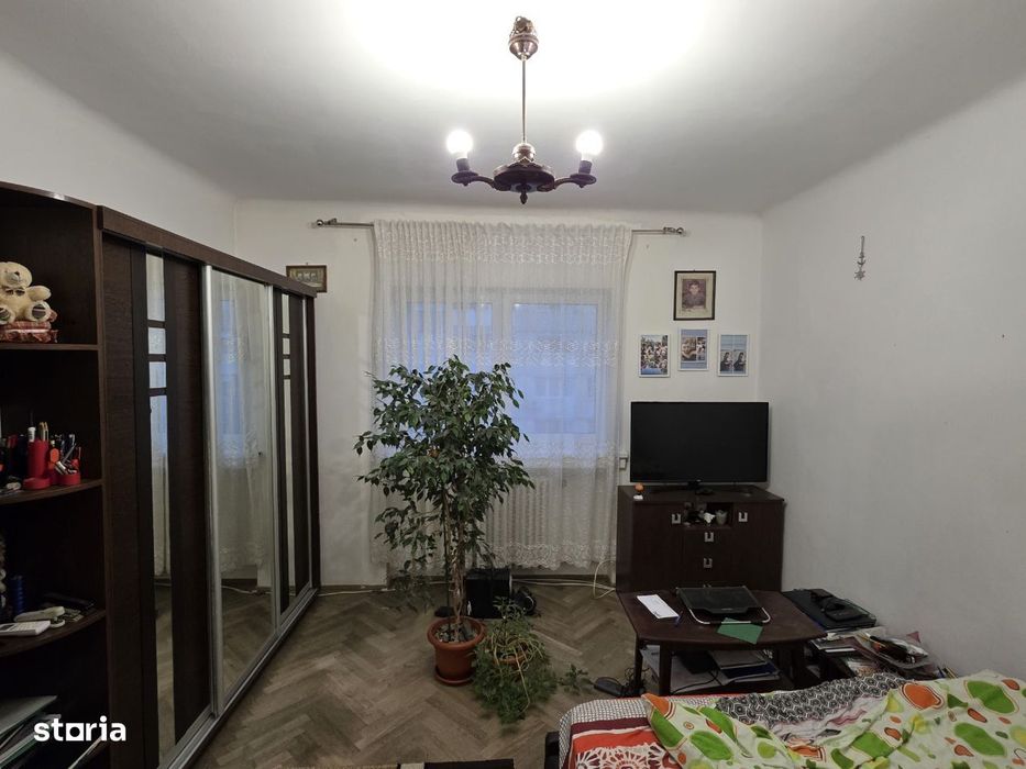 Apartament spatios 4 Camere langa Metrou Gara de Nord