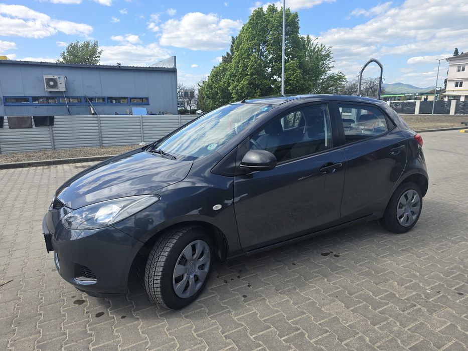 Mazda 2    1.4 benzina
