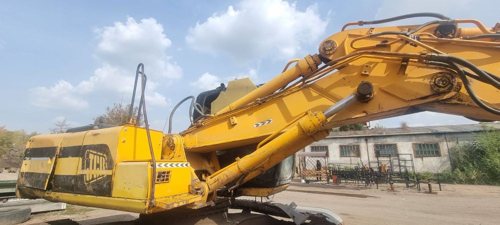 Продам гусеничный экскаватор JCB JS220LC
