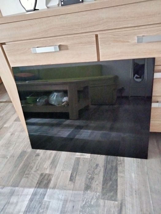 Tablouri 3 la 200 lei ,geam protector 50 lei nou totul.