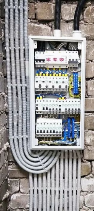 Электромонтаж любой сложности.