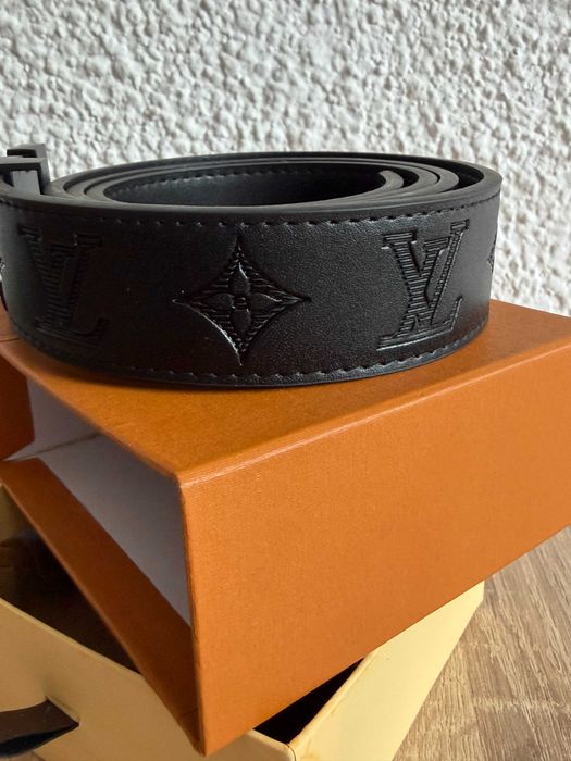 Curea Louis VUITTON neagra noua cu eticheta