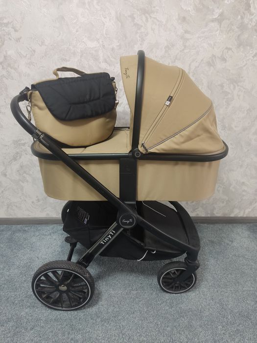 Продается универсальная Коляска