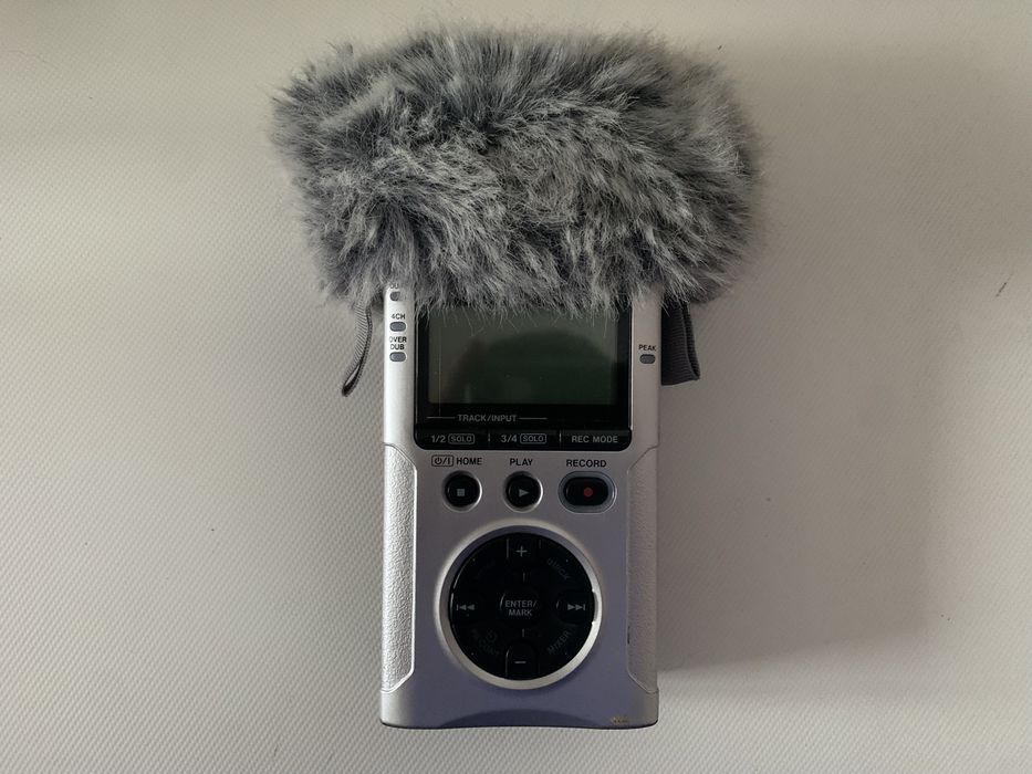 Профессиональный рекордер Tascam DR-40