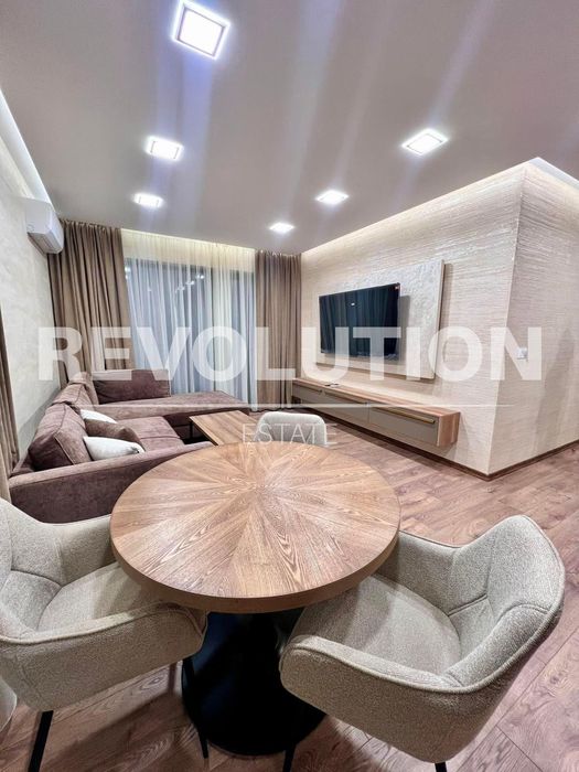 Дава се под наем Двустаен апартамент в Пловдив, Кючук Париж - 70 кв.м за 610.98 € - Снимка #2