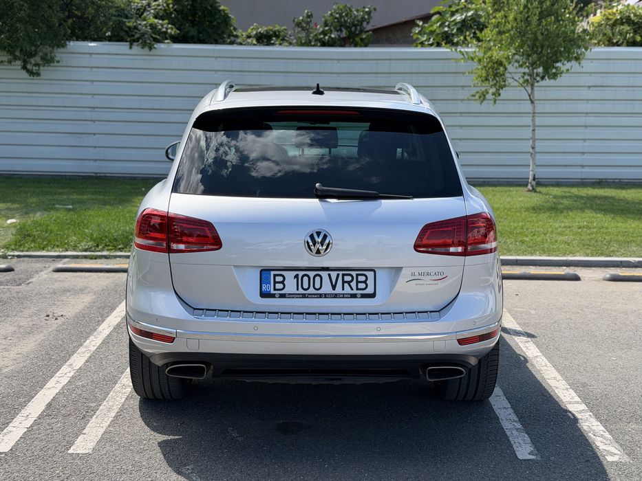 Volkswagen Touareg 3.0 TDI 262 CP 2015 Bi-Xenon Distronic Lane asist Side asist