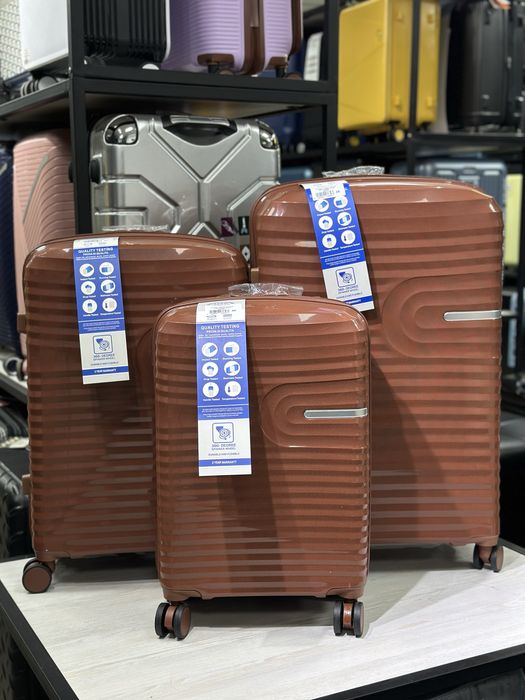 Чемодан средний (M) — 240 000 сум