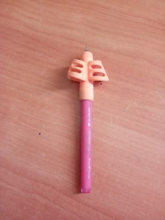 Держатель для ручки детям