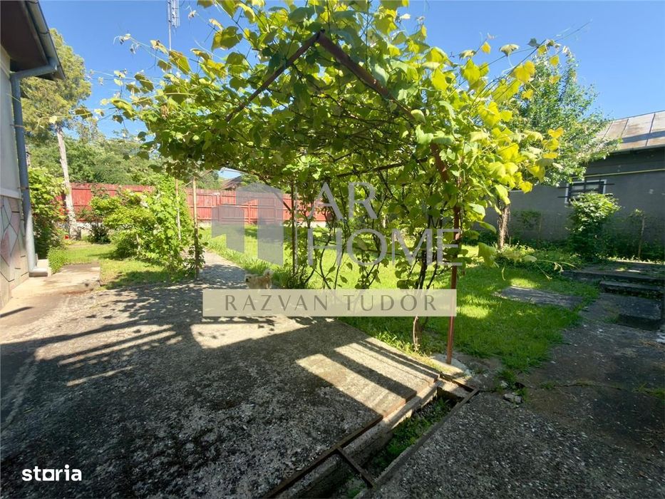Casa 4 camere , cu beci ,1681m2 teren , Boldesti Scaeni