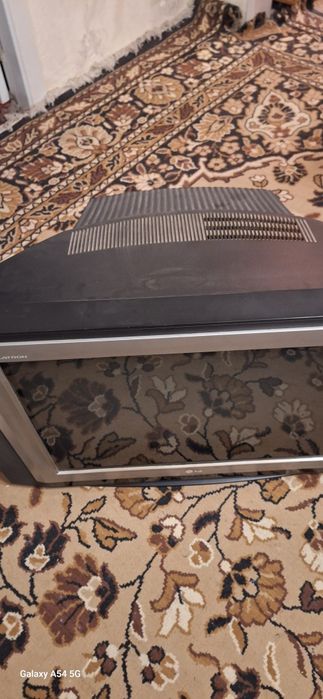 LG телевизор 72.