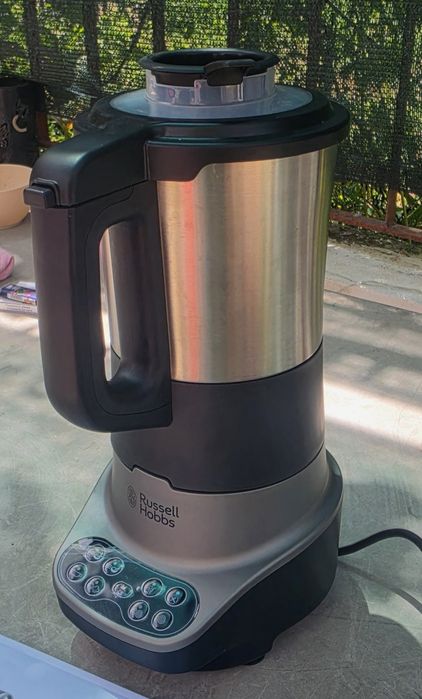 Блендер за супи с нагревател Russell Hobbs