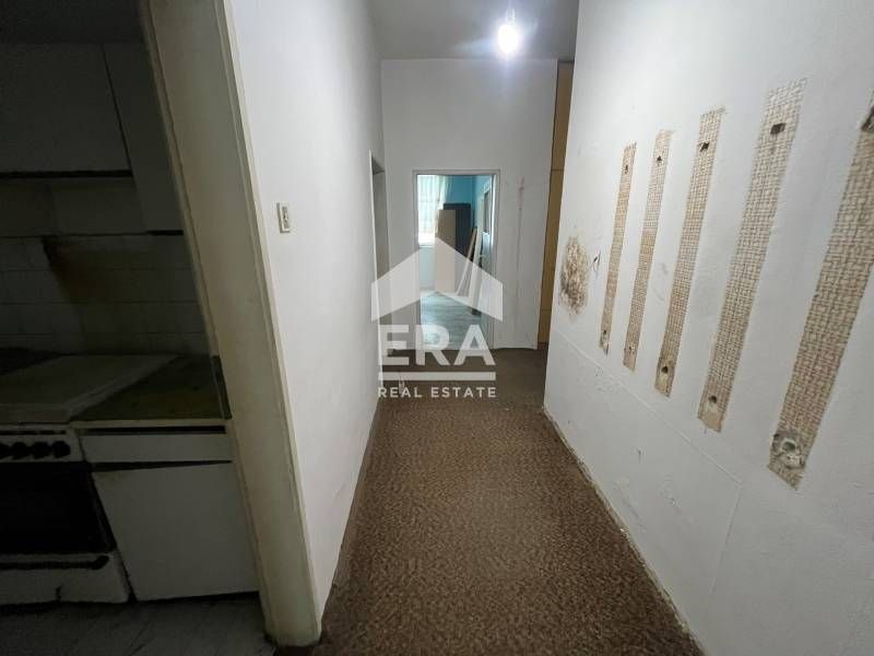 Продава се Тристаен апартамент в Варна, Червен площад - 100 кв.м за 1428 €/кв.м - Снимка #6