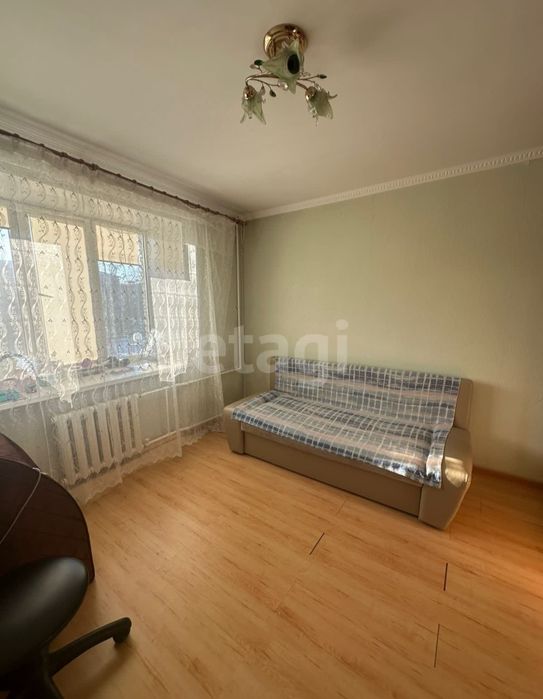 Продам 2х-комн просторную квартиру