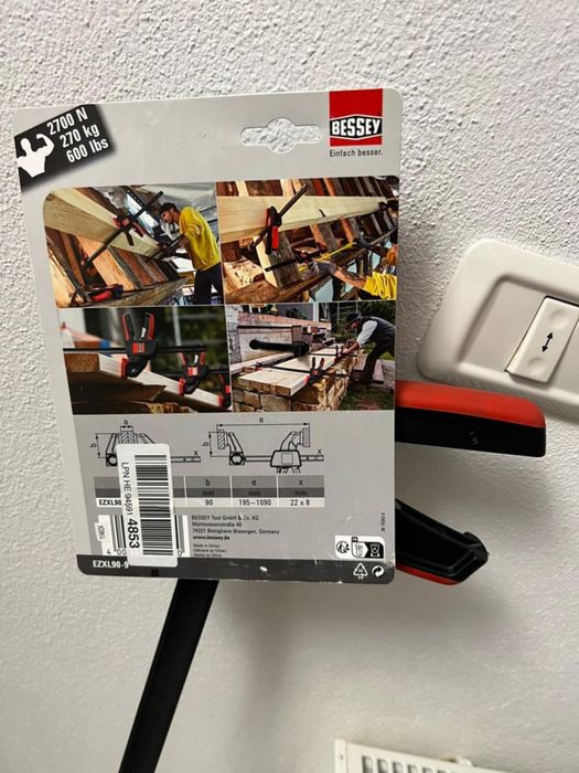 Clapa pentru fixare diverse lucruri