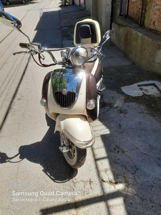 Скутер ZNEN ретро 125 кубика