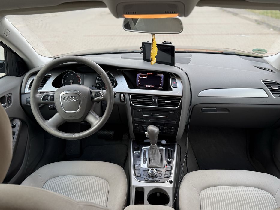 Audi a4 b8 2 tdi 143 cp