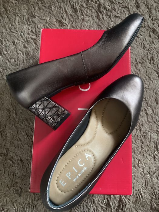 Pantofi piele eleganti, noi, nepurtati,in cutie