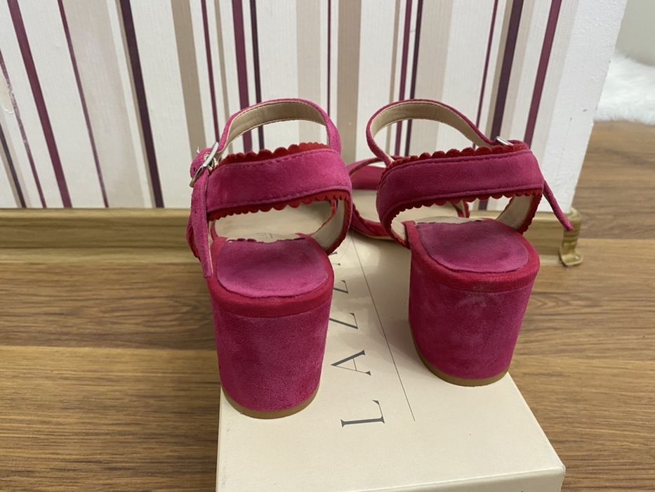 Sandale piele intoarsa ciclam