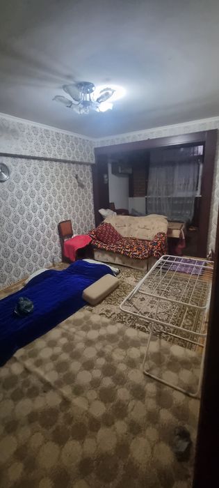 Bodomzor metro oldida Kvartiraga sheriklikka 2 ta yoki 1 ta bola kere