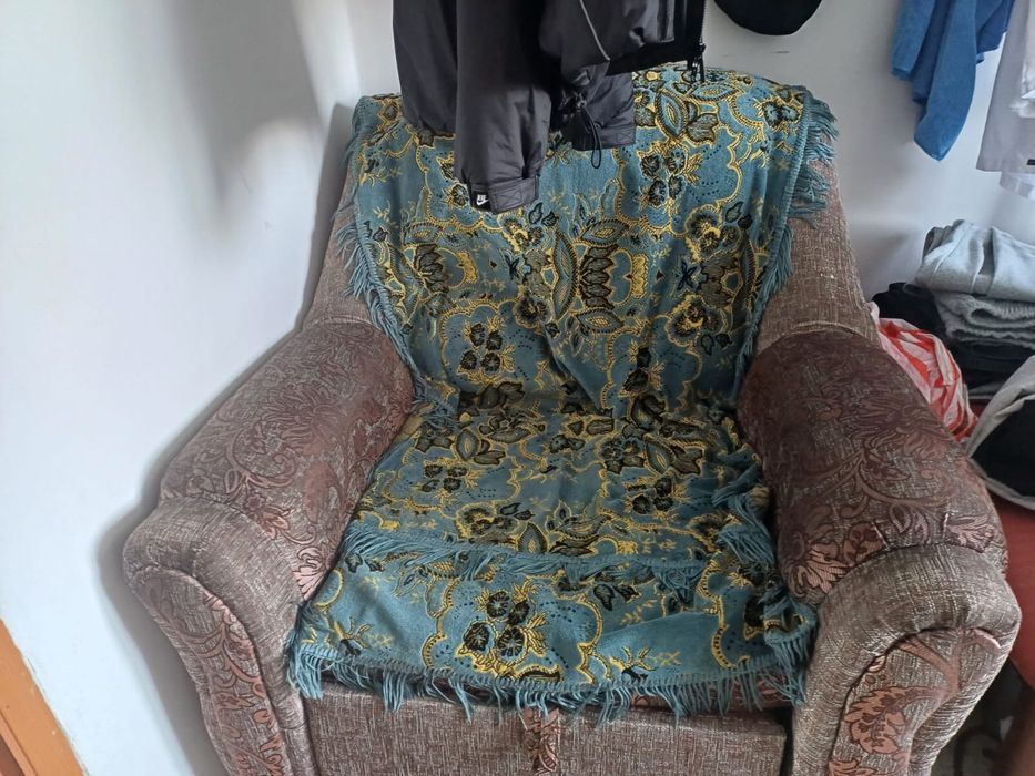 Продам диван с креслом