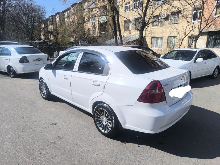 ПродаетсчNexia 3