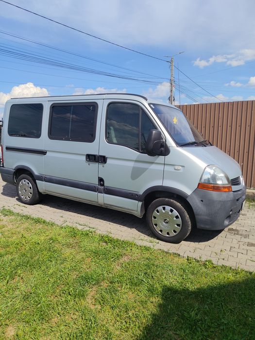 Vând Renault Master 8+1