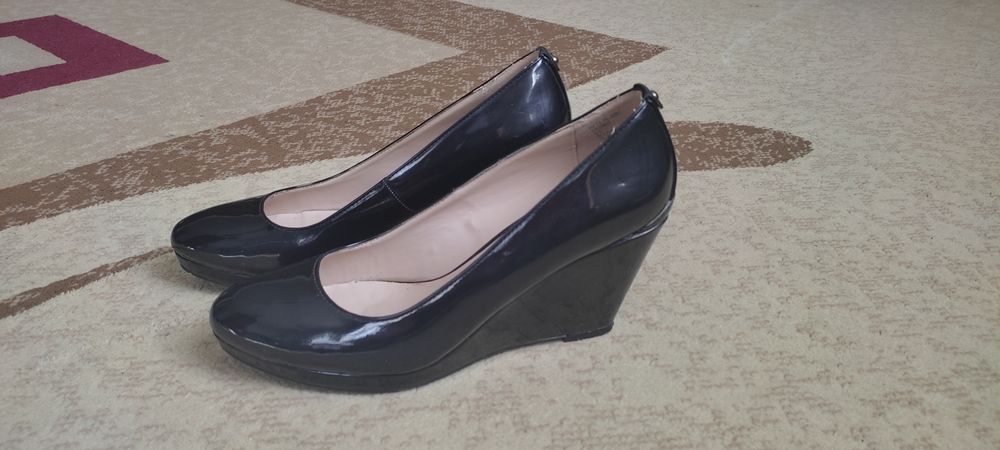 Женская обувь туфли