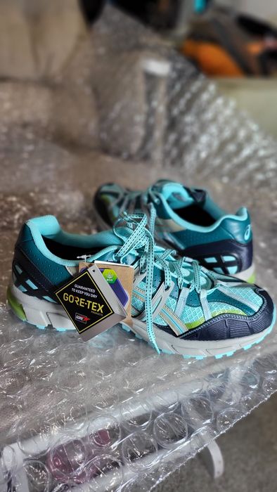 Чисто нови туристически маратонки Asics Gore-Tex 44.5