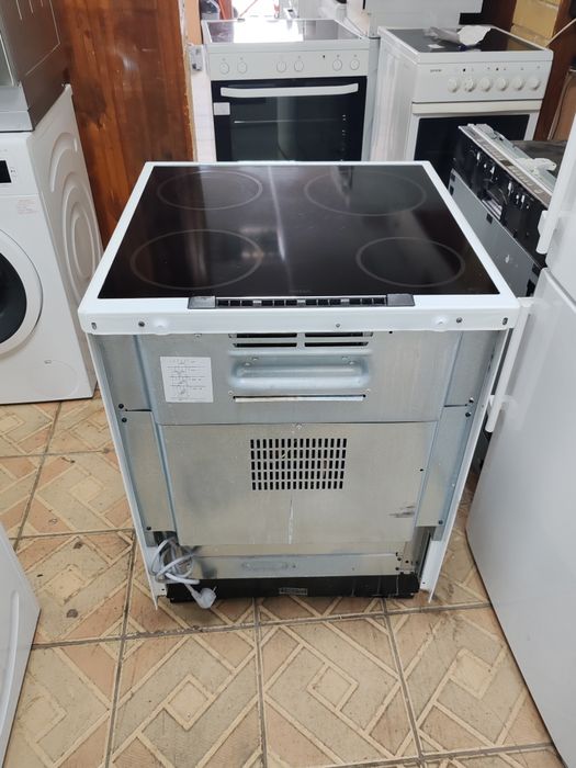 Свободно стояща печка с керамичен плот Voss Electrolux с 2години гаранция!
